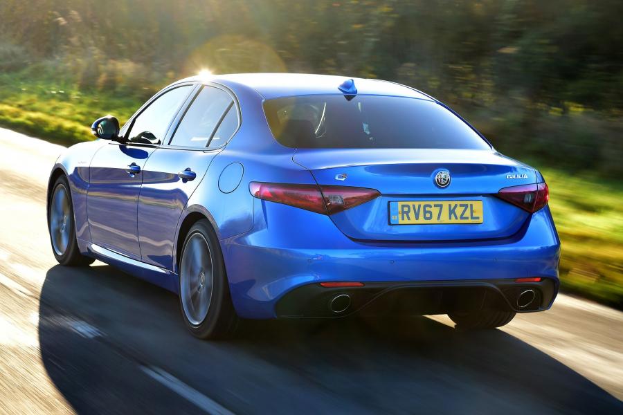  Alfa Romeo Giulia Veloce Q2 (952) 2017 года  (UK) (фото 5 из 15)